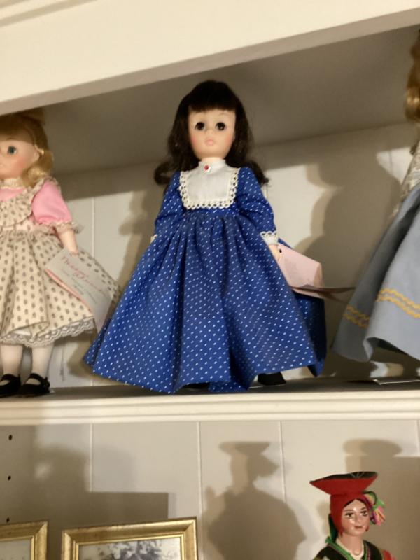 Sale Photo Thumbnail #86: Madame alexander little women jo doll