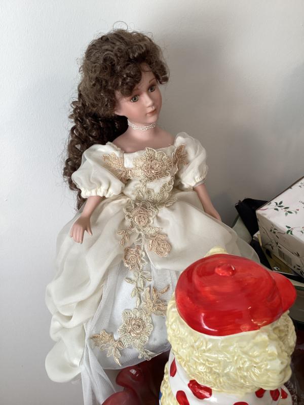 Sale Photo Thumbnail #92: Porcelain bride doll