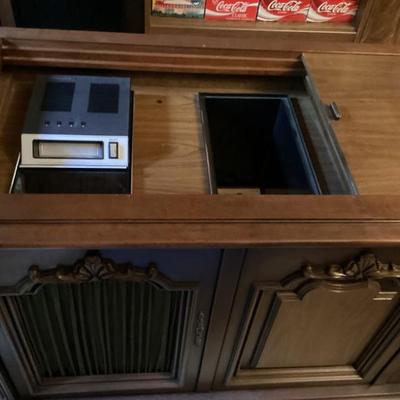 Vintage 1960s magnavox 8 track player