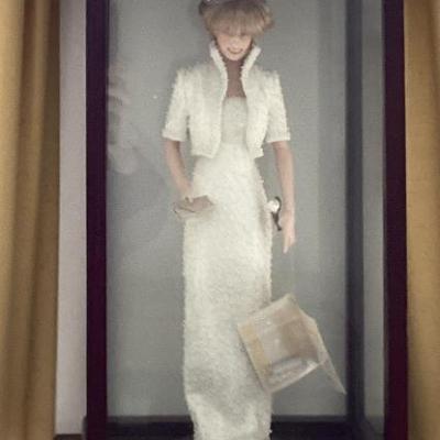 Diana princess of wales porcelain doll