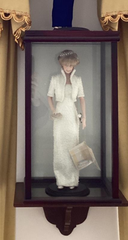 Sale Photo Thumbnail #16: Diana princess of wales porcelain doll