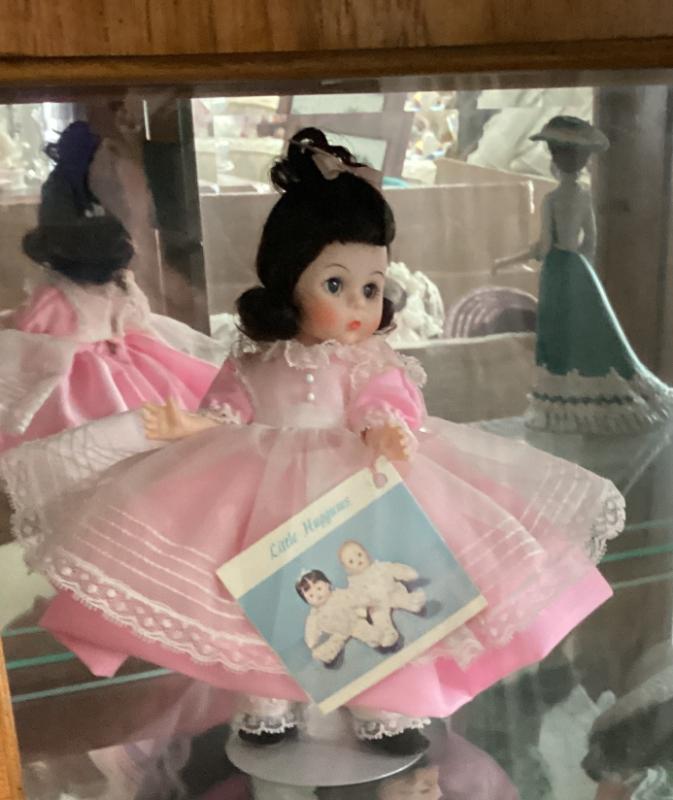 Sale Photo Thumbnail #82: Madame aexander beth doll from the little women collections