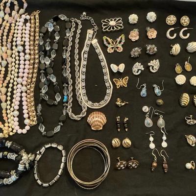 Costume Jewelry Vintage & Modern (DR3)