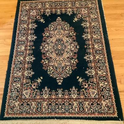 Crown Collection Olefin Medallion Area Rug 3’ 11” X 5’10”