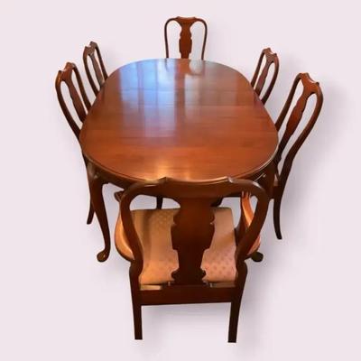 Pennslvania House Queen Anne Dining Table And 6 Chairs With Two Leaves