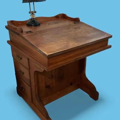 Vintage Writing Desk w/ Side Drawers & Bankers Lamp
