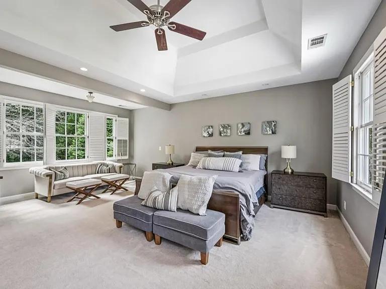 Sale Photo Thumbnail #15