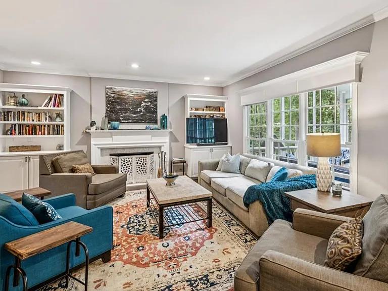 Sale Photo Thumbnail #23