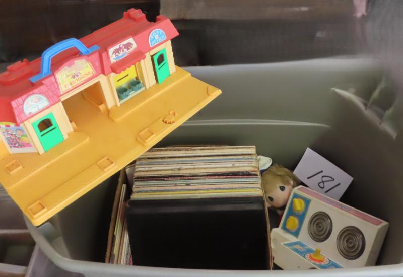 Sale Photo Thumbnail #573