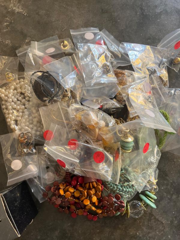 Sale Photo Thumbnail #920