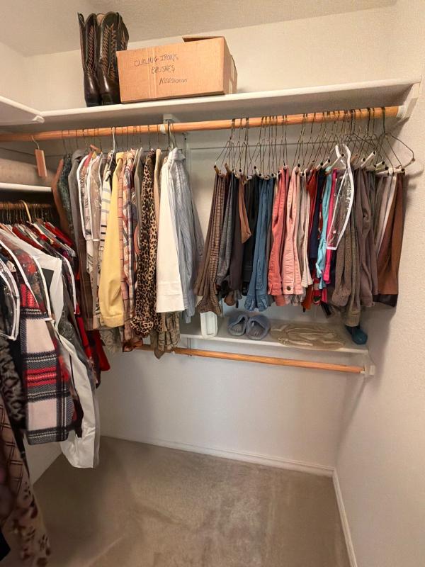 Sale Photo Thumbnail #542