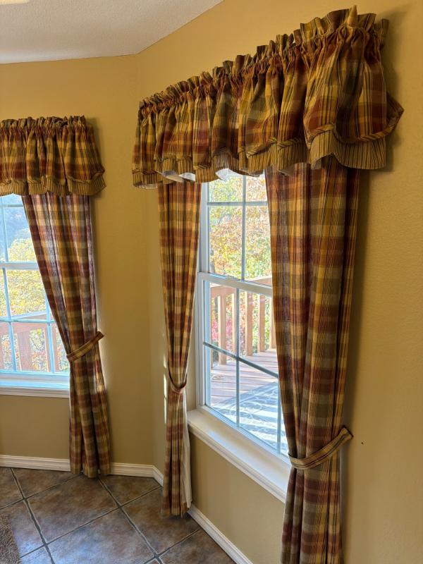 Sale Photo Thumbnail #543