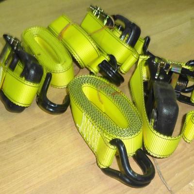 Ratchet tie down set