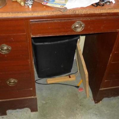 5 Drawer mahogany knee-hole desk