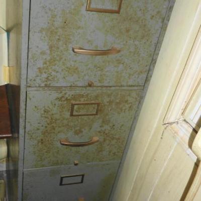 Metal filing cabinet - 4 drawer