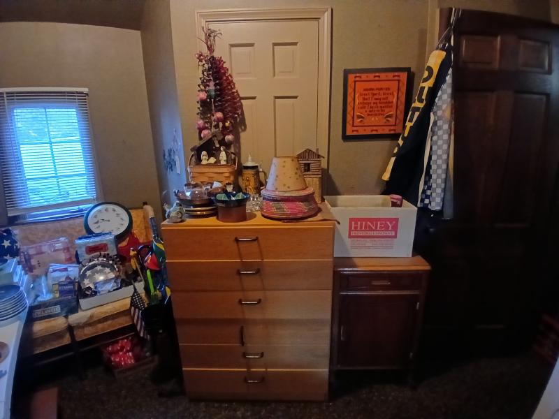 Sale Photo Thumbnail #142