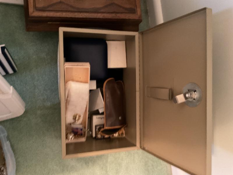 Sale Photo Thumbnail #31