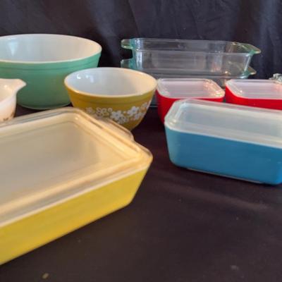 Lot 528: Pyrex Cooking Ware - The Megaload!