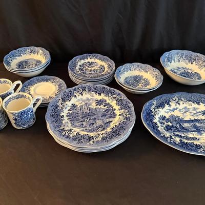 Lot 525: Vintage Currier & Ives Blue Transferware Dinnerware Set – Made in England