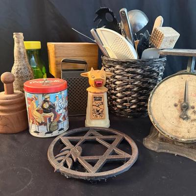 Lot 532: Random Lot Of Cool Things