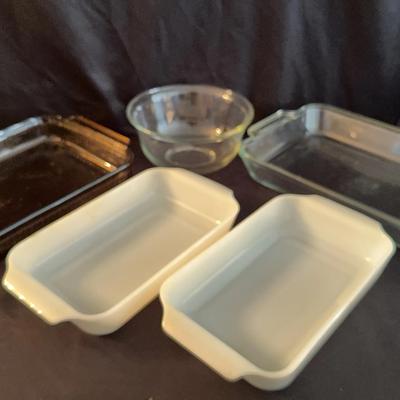 Lot 530: Anchor Hocking Cookware  and Glass Bowl
