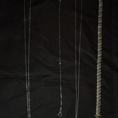 Lot 403: Lot of .925 Sterling Silver Jewelry – 2 Necklaces, 1 Bracelet & 1 Pendant – Total Weight 21
