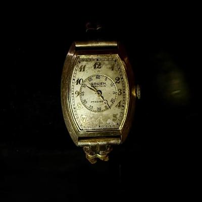 Lot 404: Vintage 1930s Gruen Veri-Thin Precision Wristwatch – 12K Gold-Filled Case, Missing Crystal,