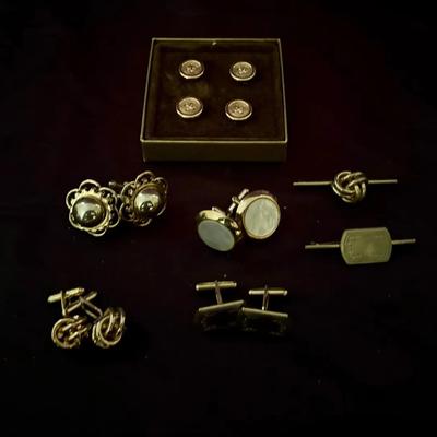Lot 439: Vintage Men’s Cufflinks and Shirt Studs – Mixed Gold and Silver Tones, Mother of Pearl, Cla
