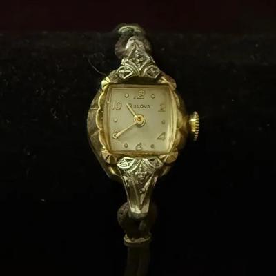 Lot 421: Vintage 1958 Bulova Women’s 10K Rolled Gold Plate Wristwatch – Ornate Case, Tested & Workin