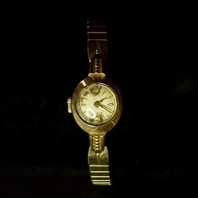 Lot 405: Vintage Benrus Ladies Wristwatch – 20 Micron Gold Electroplate Bezel, Manual Wind