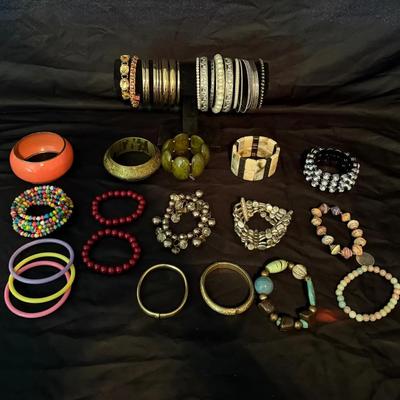 Lot 418: Costume Bangle and Beaded Bracelets – Mixed Styles, Colors, and Materials