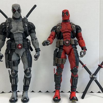 2 Deadpool Figures