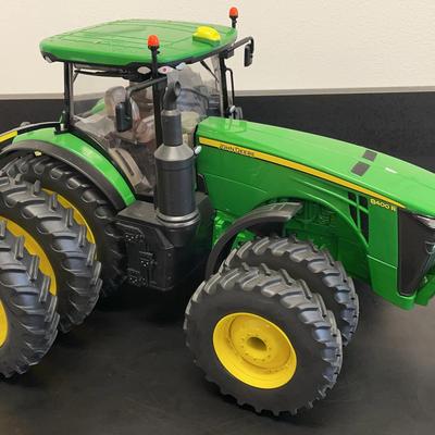 #1 Tomy John Deere Tractor With 6 Rear Tires