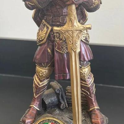 Bradford Exchange Knight Figurine With Challenge Coin