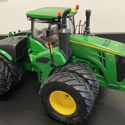 Tomy John Deere 9620R Tractor Model