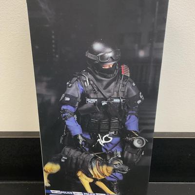 Pattiz Toyz Swat Assaulter Figure