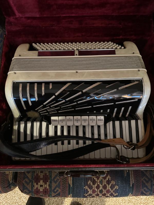 Sale Photo Thumbnail #63