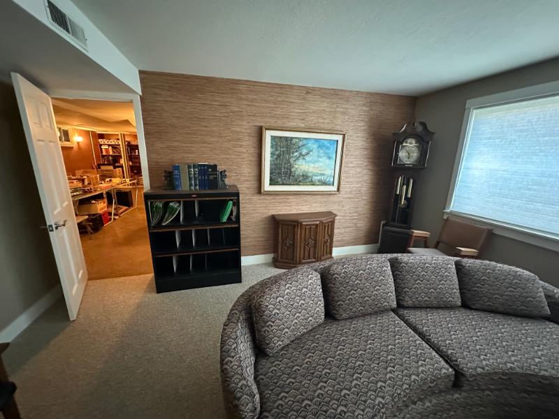 Sale Photo Thumbnail #33