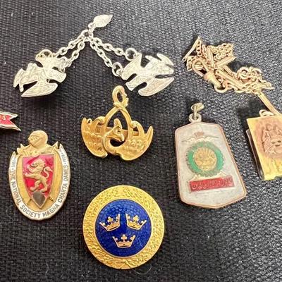 Antique vtg medals & military pins