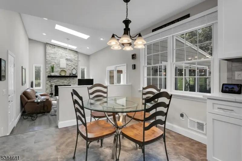 Sale Photo Thumbnail #6