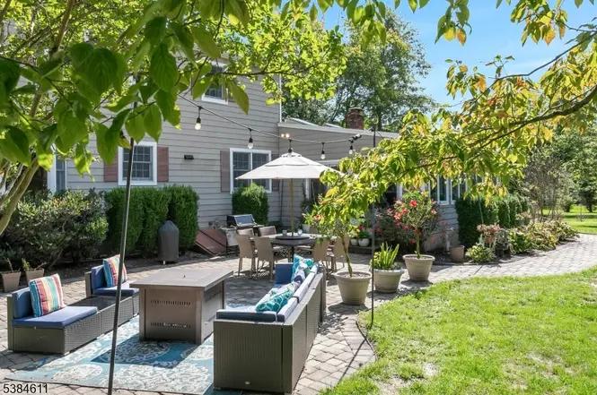 Sale Photo Thumbnail #25