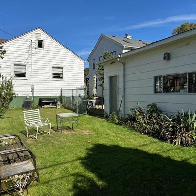 Sale Photo Thumbnail #17