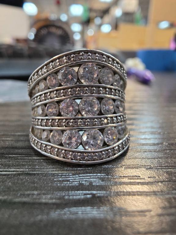 Sale Photo Thumbnail #368