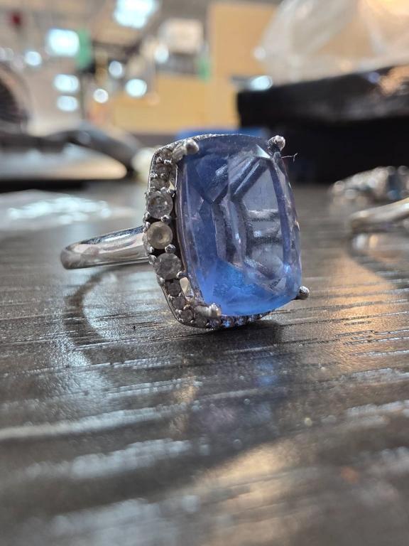 Sale Photo Thumbnail #370