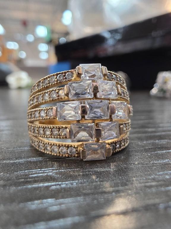 Sale Photo Thumbnail #374