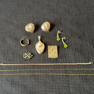 Fine & Sterling Silver Jewelry (BR4)