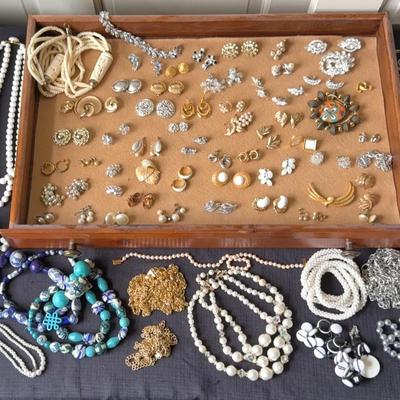 Costume Jewelry - Lot 2 (BR4)