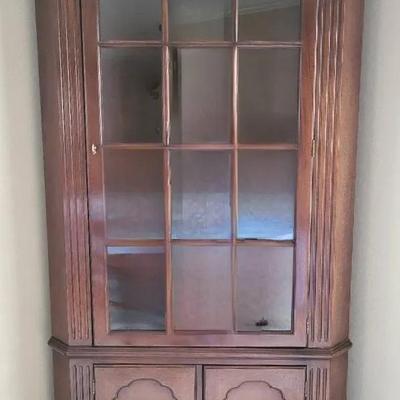 Corner China Cabinet (DR)