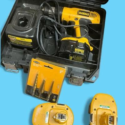 DeWalt 3/8" VSR Cordless Adjustable  Clutch Drill/Driver w/ 3 Batteries