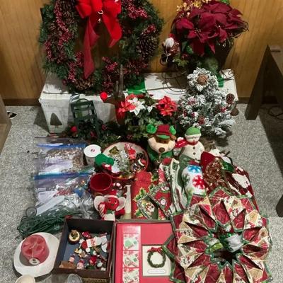 Christmas Lot incl. 18' Pre-Lit Tree